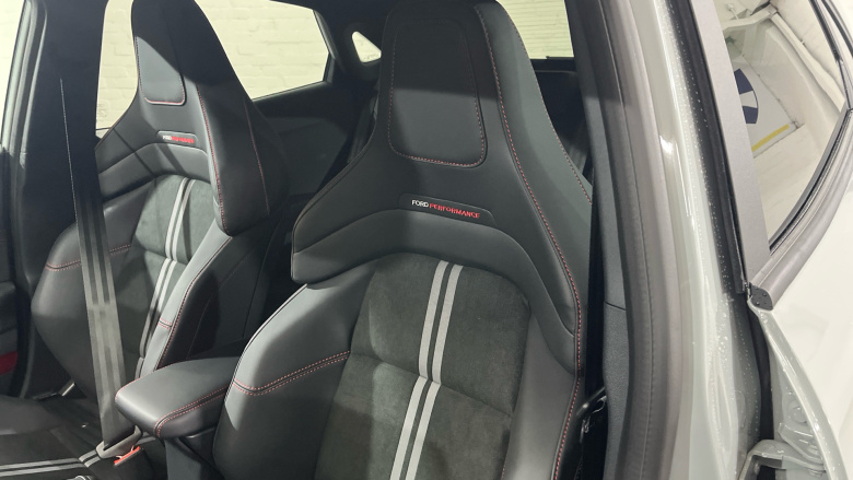 Ford Puma ST 1.0 EcoBoost Hybrid mHEV ST 5dr DCT Petrol Hatchback